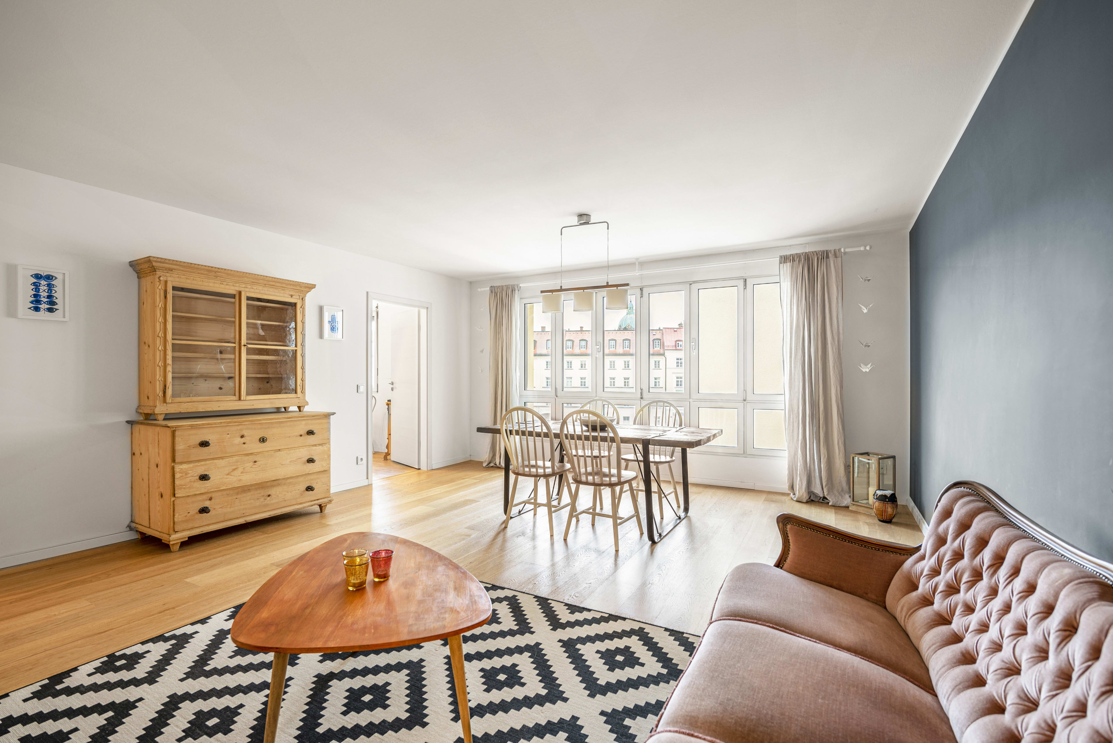 Modernisierte Zimmer Wohnung In Nobler Toplage