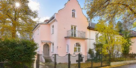 2022 saniert: Historisches Stadthaus mit parkähnlichem Südgarten in begehrter Lage