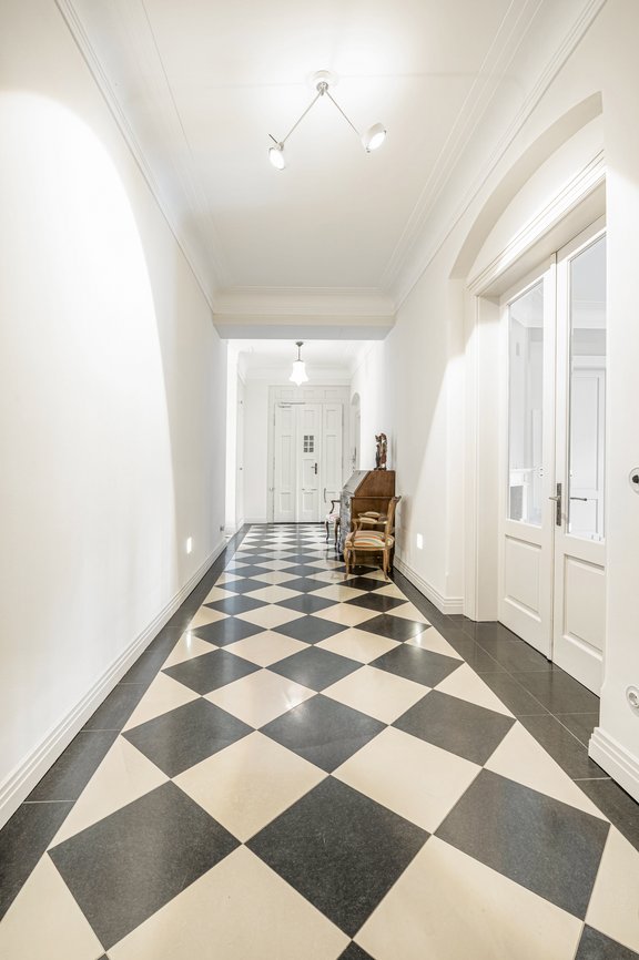 Central entrance area