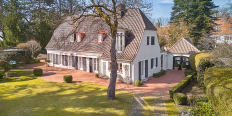 An extremely charming historic villa with a magnificent garden and pool