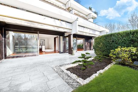 Äußerst großzügiges lichtes Wohnen auf 190 m² direkt am Schwabinger Bach und Englischem Garten