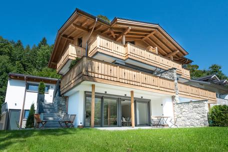 Alpine dream home with far-reaching views - modern home in a prime location
