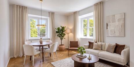 The charm of an older building on the idyllic Schlosskanal: A light-filled, perfectly laid-out 3-room apartment