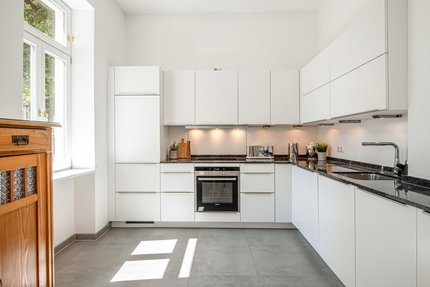 Timelessly elegant fitted kitchen