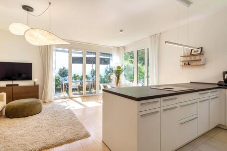 Architect-designed townhouse built in 2023 with a heat pump in a quiet neighborhood of Obermenzing