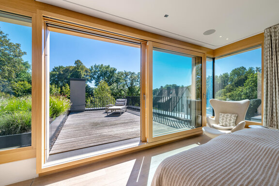 Master suite with a rooftop terrace