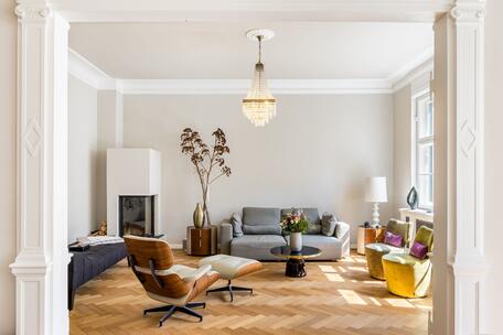 A stunningly renovated 4-room gem in a historic building, featuring stylish charm and a balcony