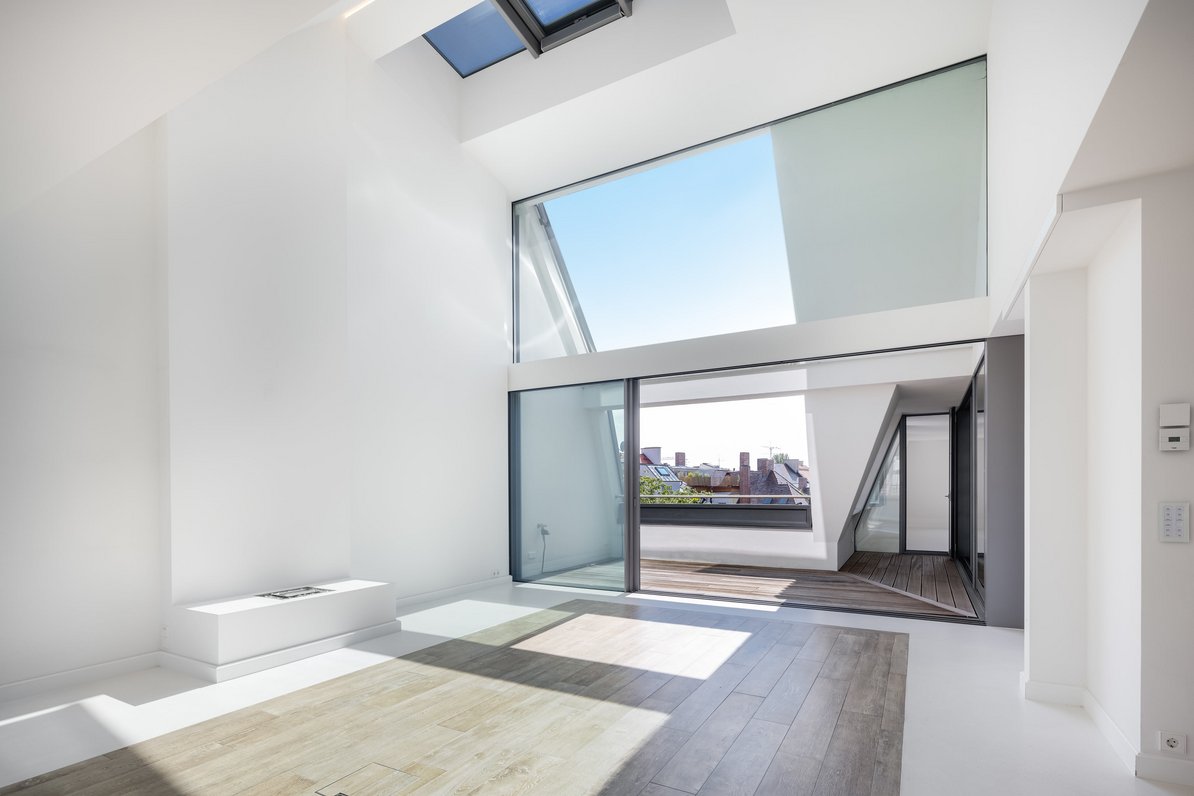 Light-flooded ambience