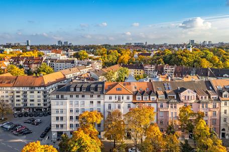 Stunning Art Nouveau apartment with the highest prestige and guest apartment in a noble location