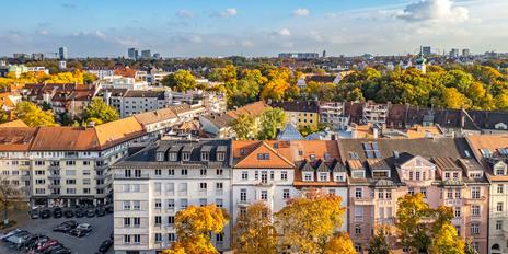 Stunning Art Nouveau apartment with the highest prestige and guest apartment in a noble location