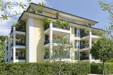 Attraktive 2-Zimmer-Dachgeschoss-Wohnung mit schöner Terrasse