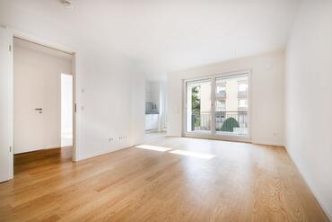Attractive 2-room apartment with top-of-the-line amenities and a beautiful south-facing loggia
