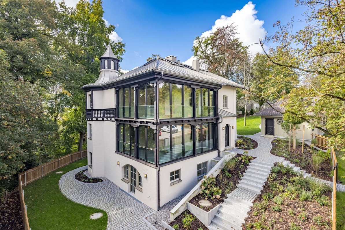 Refurbished villa jewel