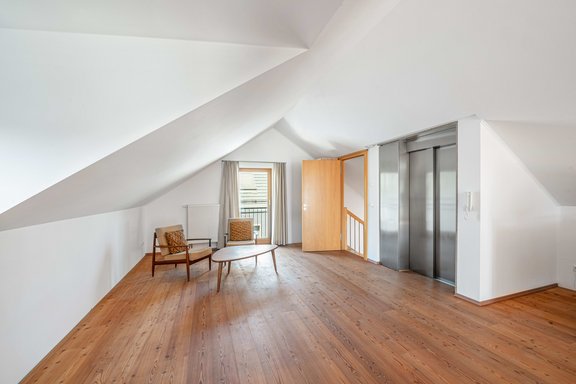 Elevator over all levels