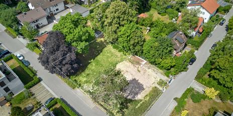 Building plot with approved design for a modern detached house