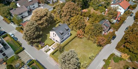 Building plot with approved design for a modern detached house