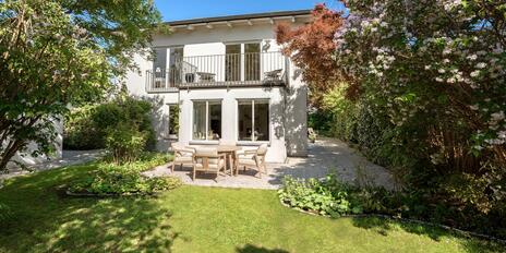 Cozy single-family home with up to 5 bedrooms and a bright, airy Scandinavian vibe