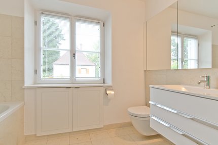 Modern bathroom on the 1st floor