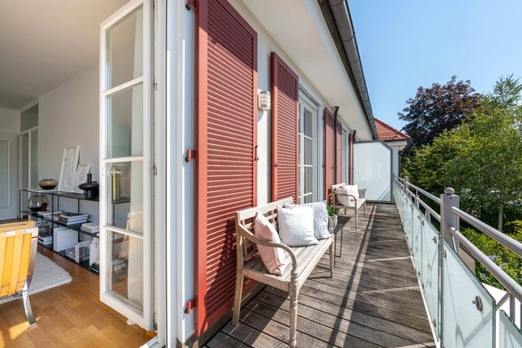 Atmospheric south balcony