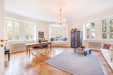 Bildschön renovierte 4-Zimmer-Altbauwohnung mit Südterrasse in charmantem Vintage Style