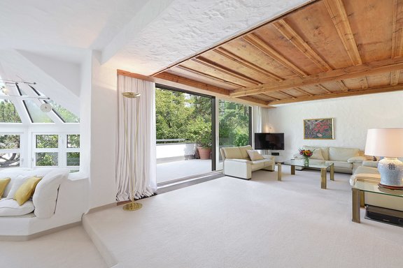 Wohnbereich mit Terrassenzugang