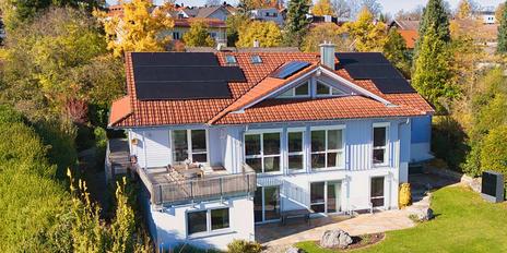 Beautiful family home in timber construction with heat pump, PV and far-reaching views of the countryside