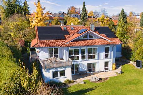 Beautiful family home in timber construction with heat pump, PV and far-reaching views of the countryside