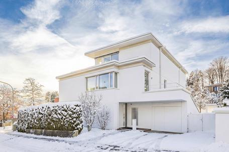 Office unit in a quiet prime location with flexible use of space and garden