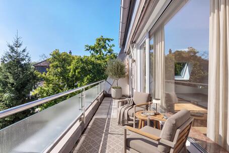 Charming 3.5-room apartment with a sunny, south-facing terrace