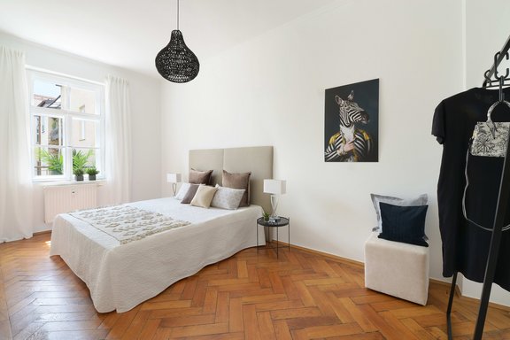 Bedroom to the courtyard