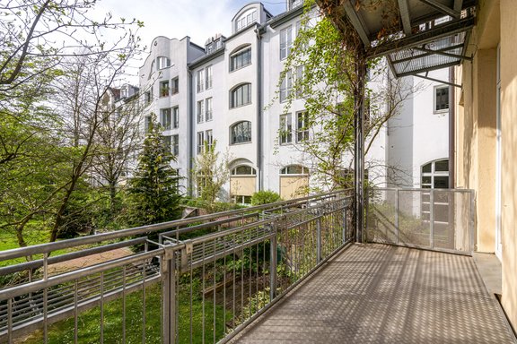 Spacious west balcony