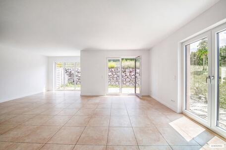 Charming semi-detached house with a terrace in a quiet neighborhood