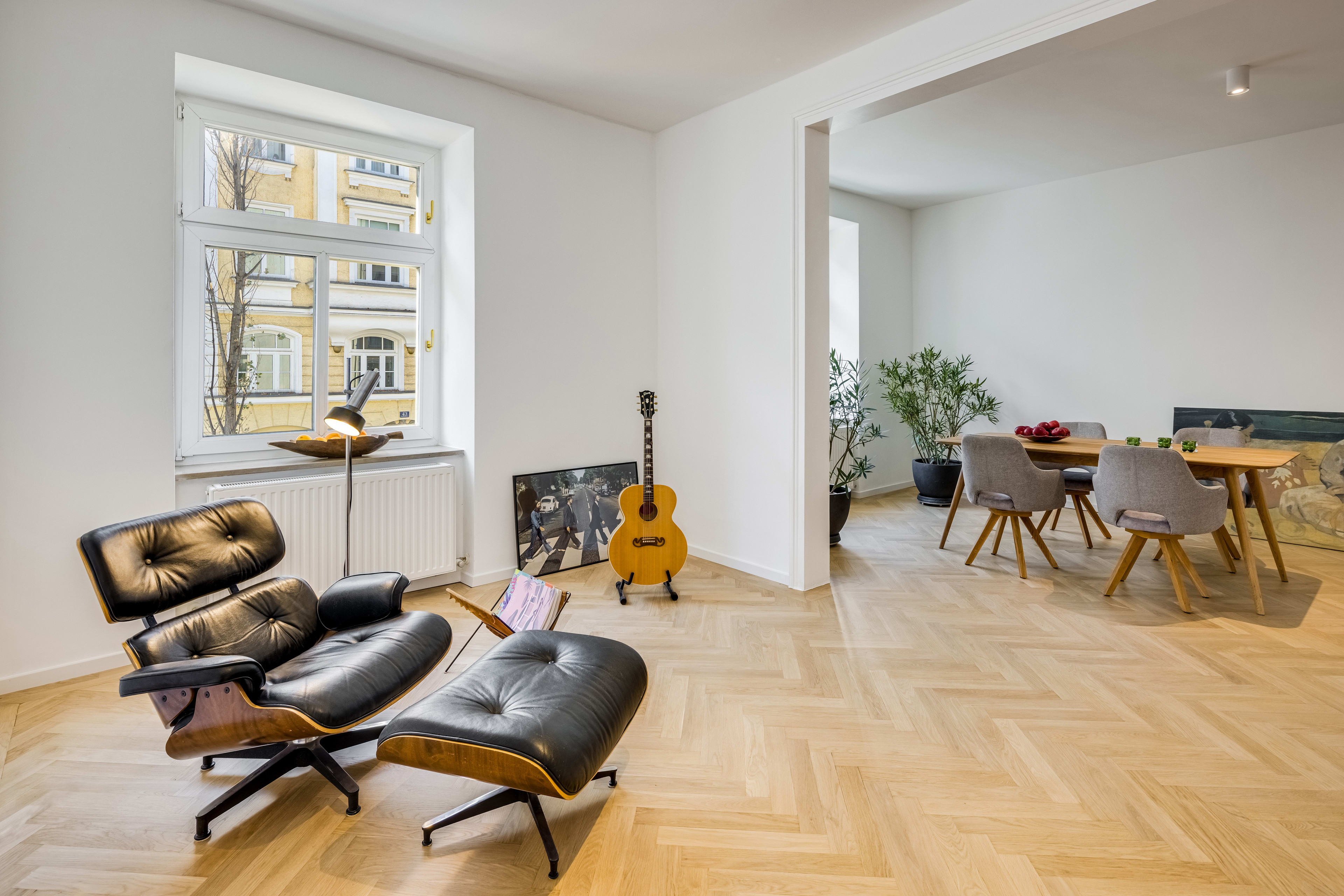 Charmante, Liebevoll Sanierte 4-Zimmer-Altbauwohnung Von 1905 Mit Balkon