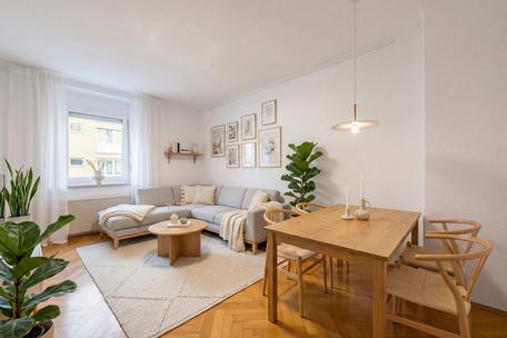 Charming, perfectly laid out 2-room apartment with parquet flooring and balcony