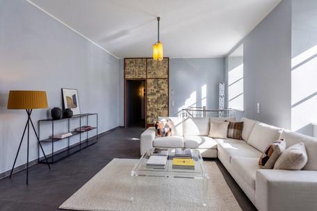 Charming apartment in a historic building with a hobby room in a city mansion dating from 1900