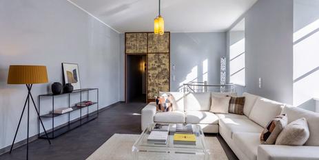 Charming apartment in a historic building with a hobby room in a city mansion dating from 1900