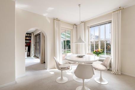 Charming detached house with lots of potential in a quiet and green location