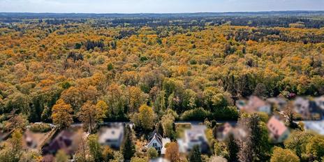 Charming plot with idyllic garden and attractive building rights in a fantastic location