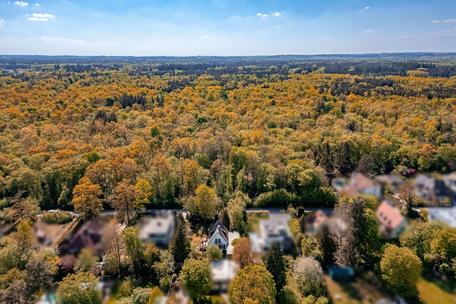 Charming plot with idyllic garden and attractive building rights in a fantastic location