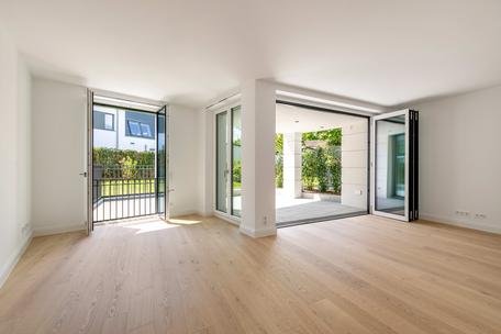 Exclusive garden apartment with guest and relaxation areas in completed city palace