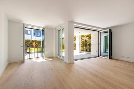 Exclusive garden apartment with guest and relaxation areas in completed city palace