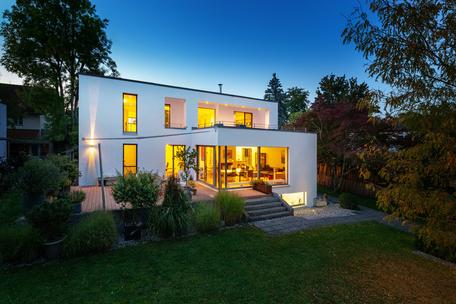 Lake Pilsen on the doorstep: Stylish architect's house with heat pump and PV