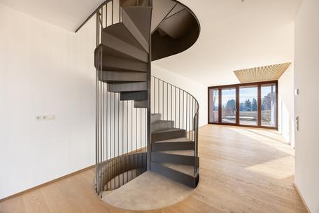 New build: Corner house with sunbathing island in private garden and lake view