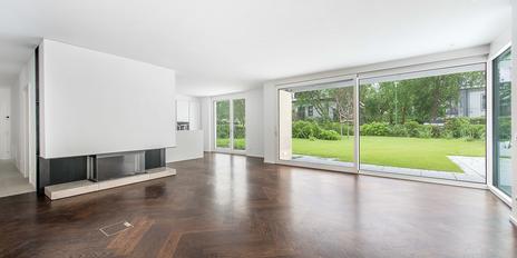 Nobly equipped 4.5 room apartment with approx. 260 m² private garden in noble best location