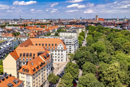 Quiet and green surroundings