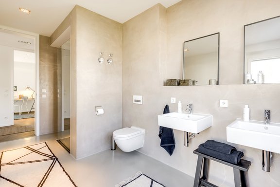 Guest/children shower room