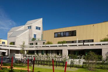 Einmaliges modernes Penthouse auf avantgardistischem Baudenkmal