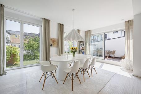 Unique: Versatile and quiet city villa with roof terraces and balconies near Gärtnerplatz