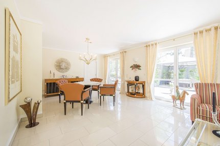 Attractive dining area