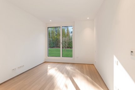 Quiet master bedroom